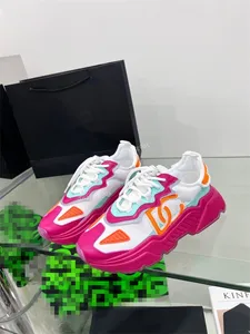 2023 Freizeitschuhe Frauen Reise Leder Schnür-Sneaker Mode Dame Designer Lauftrainer Buchstaben Frau Schuh Flache gedruckte Männer Turnhalle Turnschuhe Größe 35-45