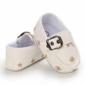 Kids Baby Shoes Garotos Sneaker Classic Casual First Walkers recém-nascido macio anti-deslizamento pré-letreiro branco preto 0-18 meses