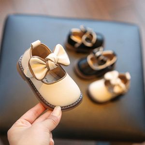 Första Walkers Spring Autumn Girls 'Leather Shoes Shallow Fashion Bow Pure Color Children's Princess Shoes Baby Girls Toddler Shoes 230227