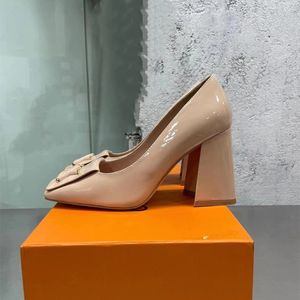 Scarpe per abiti da moda per donne di alta qualità in pelle Lady Lady Pompa