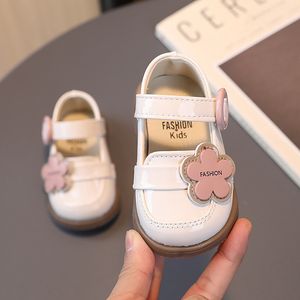 Erste Wanderer Frühlings- und Herbst-Baby-Mädchen Lederschuhe weiche Sohle Baby Walkingschuhe Blume Süße Runde-Fuß-Kinder Fashion Casual Schuhe 230227