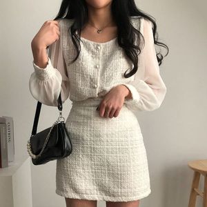 Dwuczęściowa sukienka Koreańska moda Tweed 2 dwuczęściowy zestaw kobiet w stylu vintage długim rękawem Topy High talia seksowna mini spódniczka Zestaw Femme Vintage 230225