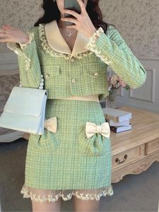 Dwuczęściowa sukienka jesienna zima słodka tweedowa spódnica garnitur kobiet słodki łuk wełniane kurtki mini spódnice zielony elegancki zestaw 2 sztuki Chic 230225