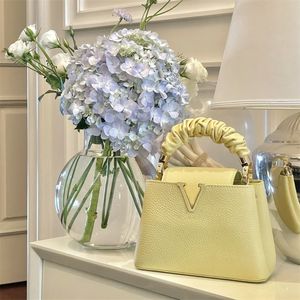 Luxury Capucines BB Tote Bags Women Designer Light Yellow Handbags Designers Tote Crossbody Shoulder Bags Wide Strap Lady Handbag Purse