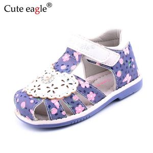 Sandaler söta örnflicka Sandaler 2021 Nya sommarbarn Baotou Beach Kids Sandaler Rainbow Sole Antiskid Girls Toddler Shoes Z0225