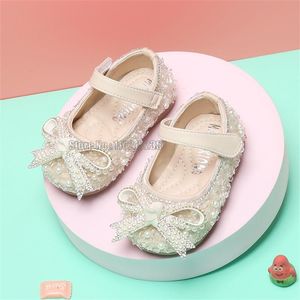 Första vandrare 11-15 cm högkvalitativa babyflickor First Walkers Birthday Party Crystal Soft Toddler Shoes Spring Infant Flats Skor 230227