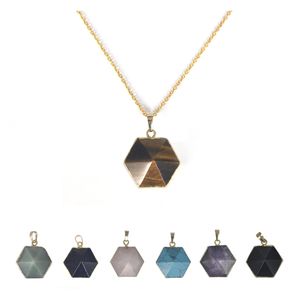 Colares de pingentes de carro DVR de carro hexagonal Pyramid Crystal Charm Luminous Ligy Stone em The Dark Gift for Girls and Woman Drop Deliver