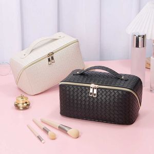 Storage Bags Portable Cosmetic Pouch Women'S Large-Capacity Luxury Pu Makeup Bag Retro Rhombus Handbag Multifunction Travel Storage Case Y2302