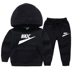 春秋の子どもの服の服セット男の子の男の子ブランドプリントスウェットシャツパンツ2pcsセット幼児ファッションコスチュームキッズ