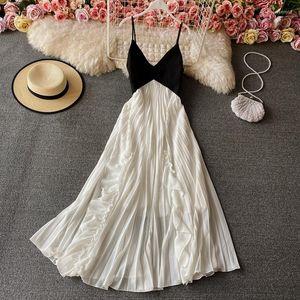 Casual Dresses 2023 Designer Seaside Beach Skirt Style Suspender Backless Holiday Travel Pleated Dress Super Fairy Big