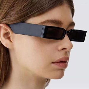 Okulary przeciwsłoneczne retro małe szklanki hip -hopowe panie Square 2023 Modna marka projektant Modern Uv400