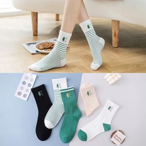 Women Socks Women's Middle Tube Söta koreanska fyra säsonger Långa bomull Japanska tecknade studenter