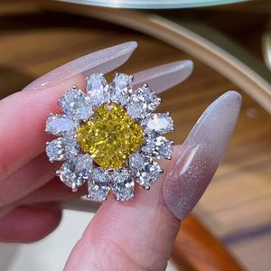 Anel de diamante do Topázio de Flores 925 Sterling Silver noivado Ringos de margem de casamento para mulheres Prometem joias de dedos presentes