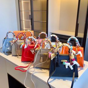 Tote Womens Bags Branded Handbags Lock High Quality Crocodile Pattern One-shoulder Diagonal Bags Baroque Style Design Metal Buckle Fashion Retro