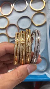High end luxury love bangle bracelet Fashion unisex cuff women's charm bracelets gold full drilling designer jewelry femme silver diamond couple jewlery party set