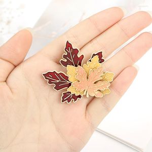 Broschen Pins Mehrschichtige gelbe Emaille Blätter Anstecknadel Abzeichen Goldener Herbst Charms Schmuck Großhandel