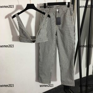 Tracksuits 여성 운동복 레이디 캐주얼 복장 2pcs 서스펜더 속옷과 하이 웨이스트 청바지 여름 야외 크기 S-L New Arrivals Feb25