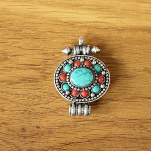 Hänghalsband PN674 Nepal smycken tibetansk silver inlagd turkoises korall coloful mini pärlor bönlåda gau amulet för kvinna