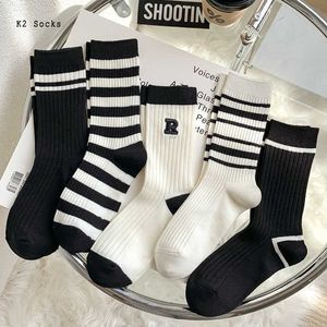Men's Socks New White Black Letter R Striped Long Socks Cotton Harajuku Fashion Simple Comfortable Korea dent Funny Soft Men Women Socks Z0227