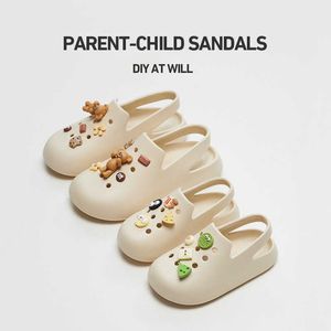 Sandals Utune Parentchildren Summer Sandals 소프트 리바운드 키즈 해변 신발 314Y 유아 소년과 여자 슬리퍼 매력 DIY 일치 Z0225