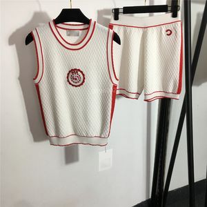 23SS Женский дизайнер Tee Tee Bints Sets Sets Knits Костюма наряд с буквой вышивкой девушки Milan Runway Brand Рубашки Tops Tee Vest Футболка и короткие брюки