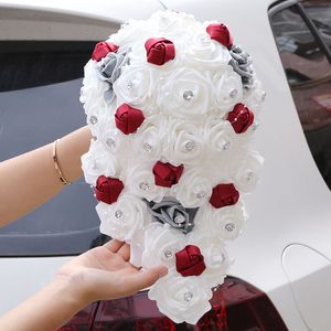 Ghirlande di fiori decorativi Grandi mazzi di fiori a cascata lunghi per la sposa e la damigella d'onore PE Rose Strass Decorazione per feste di fiori a mano W330PE 230227