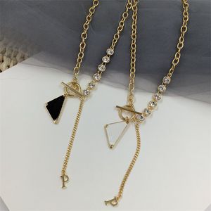 Damer hänge halsband designer smycken med diamantkvinnor inverterade guld silver bokstavskedjor länk män bröllop fest halsband collier