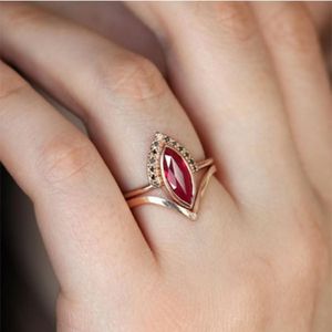 Cluster Rings Charm Male Female Big Rhombus Ruby Red Ring Vintage Gold Color Engagement Large Oval Wedding Party Jewelry RingsCluster