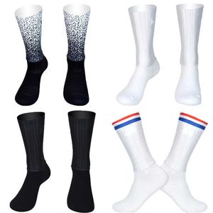 Calzini da uomo antiscivolo Sile Calzini aerodinamici senza cuciture New Summer Calzini da ciclismo traspiranti Uomo Donna Bici da strada Calcetines Ciclismo Z0227