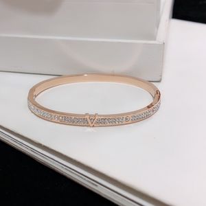 Designer Bangles Bracelets Europe Fashion Style Bracelets Women Bangle Luxury Bracelet Crystal 18K Gold Plated Stainless steel Wedding Love Gift Jewelry