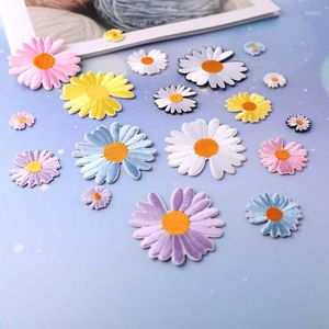 Gift Wrap 18pcs/Pack Colorful Petals Embroidery Patch Fabric Sticker For DIY T-Shirt Clothing Bags Decoration Repairing Adhesive Label