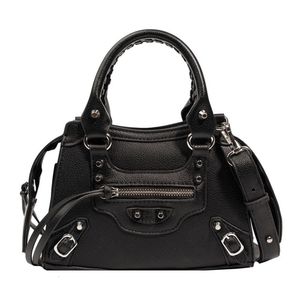 Akşam çantaları lüks tasarımcı çanta moda markası akşam omuz çantaları kadınlar için trendi kadın alışveriş tote çanta kadın çapraz kanatlı çanta 230225