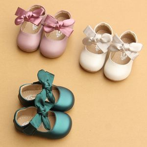 İlk Yürüyüşçüler Çin tarzı Bow-düğüm Bebek Doğdu Kızılderili Kız Beşik Ayakkabı Çılgın Çocuk Sole Yumuşak Sole Prewalker Anti-Slip Bebek Ayakkabıları 230227