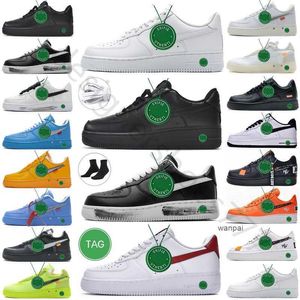 2024 Üçlü Beyaz Siyah Koşu Ayakkabıları Erkek Kadınlar 07 Üniversite Mavi Yardımcı Overbranding Yin Yang Neon Kırmızı Chaussures yanardöner MCA