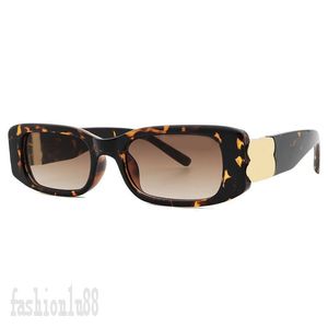 Sport okulary przeciwsłoneczne dla kobiety modne okulary przeciwsłoneczne modne kwadratowe plastikowe ramy akcesoria plażowe OCCHIALI DA SOLE Cool Black Shades Designer okulary przeciwsłoneczne PJ025 C23