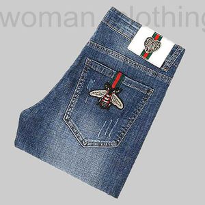 بنطلون جينز للرجال Chao Brand Little Bee Jeans Jeans Men's Nasual Slim Fit Feet Feet Apture Autumn and Winter Pants Men 3032