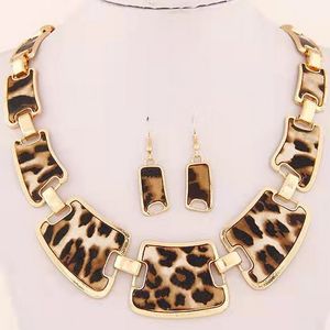 Leopardkedjan Kvinnor Designer Halsband Lady Ear Pendants for Gift Party