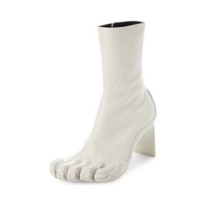 Botas de cinco dedo do dedo do pé elástico mulher inverno estilo estranho salto de salto tornozal de moda gladiador Sapatos femininos 230227