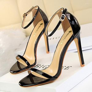 حذاء اللباس Bigtree Super High Heels 11cm Women Patent Patent Leather Pumps Sexy Stiletto Open Toe Ladies 2023