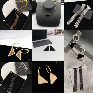 17 Styles Triangle Pearl Earrings Pendant Necklace Diamond Hoops Earrings Kuba Chain Jewelry Set Designer för kvinnor med Box Birthday Present Anniversary