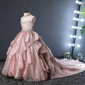 2024 Balyoyu Çiçek Kız Elbise Düğün Sizli Tüy Kolye Rhinestones Çocuk Pageant Elbise Boncuklu Kızın Doğum Günü Partisi Noel Elbise