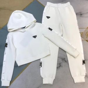 Womens Tracksuits Preto Branco Cor Womens Malha Esportes Terno Duas Peças Calças Presbiopia Carta Cardigan Jaqueta Corda Elástica Asiática S-XL