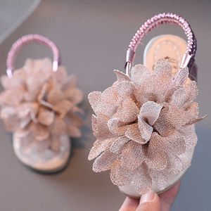 Sandaler Barn Sandaler för flickor 2023 Sommar Nya Bohemian Flowers Baby Kids Shoes Fashion Sol School Flats Beach Sandaler Sidhippers Z0225