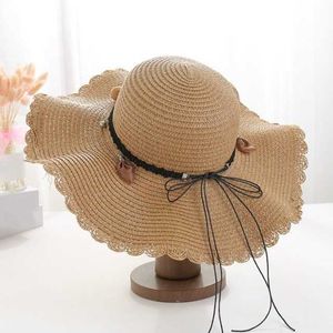 Breda randen hattar sommarbredd sun hatt kvinnor strå hatt mössa utomhus semester lady strand casual blommor hatt g230227