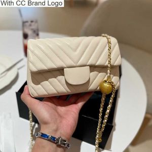 CC Brand Umhängetaschen Designer Crash Ball Lammfell Flap Bags Klassische V-förmige gesteppte Gold-Hardware Lederkettenriemen Totes Schultermünzen Geldbörse Damen Kreuz