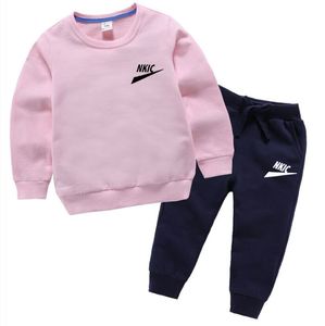 Set di abbigliamento per bambini Nuovo autunno e inverno Ragazzi e ragazze Vestiti a maniche lunghe con scollo a V 1-13 anni Set di pantaloni e maniche lunghe per bambini