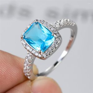 Bröllopsringar Kvinna Aqua Blue Birthstone Ring Square Zircon Engagement White Crystal liten sten för kvinnor lovar smycken