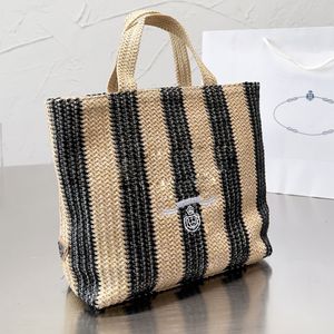 Beach Bags Fashion Lafite Grass Handbags Classic Embroidered Letters Hollow Out Pure Hand Woven Bagss Straw Shopping Vacation Summer Woven Purses Zipper Pocket