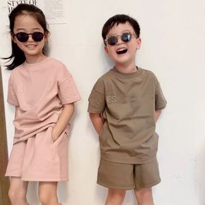 Barnkläder set ess Baby Boys Girls Designer Summer Luxury Tshirts and Shorts Tracksuit Barn Youth Outfits Short Sleeve Shirt Tee N2RZ#