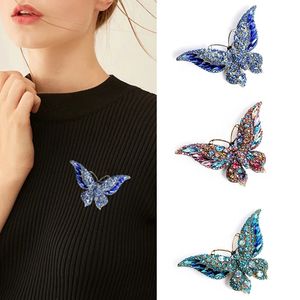 Ny lyxig Cyrstal Butterfly Brooch Pins For Women Girls Fashion Insect Badge Brosches Dress Metal Pin Wedding Jewelry Gift